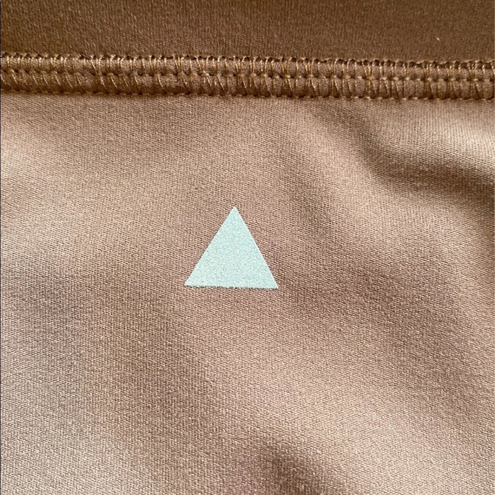 ❗️SOLD❗️Balance Athletica Outlander Crew - Picture 5 of 12